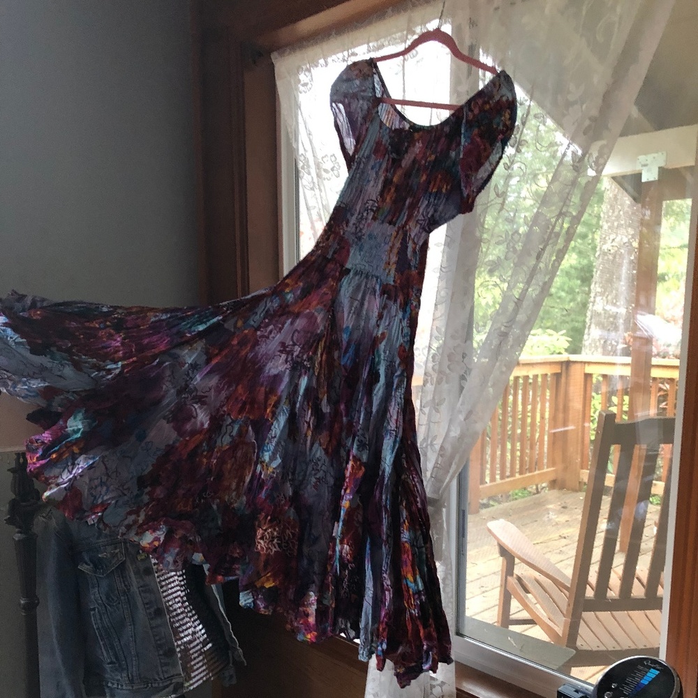 Colorful maxi dress puff sleeves